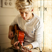 Niall Horan - List pictures