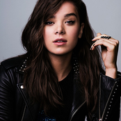 Hailee Steinfeld - List pictures
