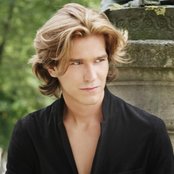 Amaury Vassili - List pictures