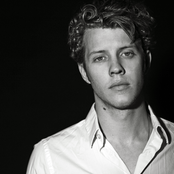 Anderson East - List pictures
