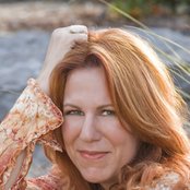 Victoria Shaw - List pictures