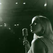 Crystal Lewis - List pictures