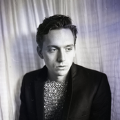 Gabriel Bruce - List pictures