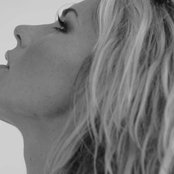 Jennifer Paige - List pictures