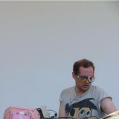 Dan Deacon - List pictures