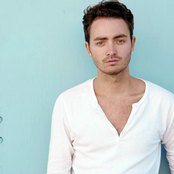 Ry Cuming - List pictures