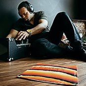 Eric Roberson - List pictures