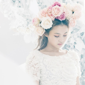 Lee Hi - List pictures