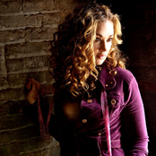 Dana Fuchs - List pictures