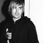 Charlie Simpson - List pictures
