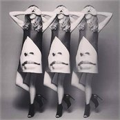 Lia Ices - List pictures