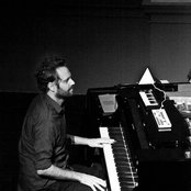 Dustin O'halloran - List pictures