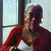 Sugar Pie Desanto - List pictures