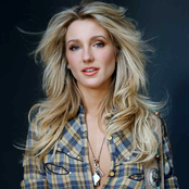 Whitney Duncan - List pictures