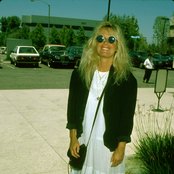 Kim Carnes - List pictures