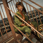 Shareefa - List pictures