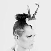 Etta Bond - List pictures