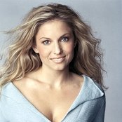 Julie Roberts - List pictures