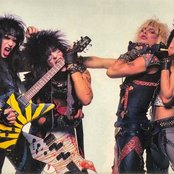 Motley Crue - List pictures