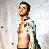 Gökhan Özen - List pictures