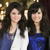 Selena Gomez & Demi Lovato - List pictures