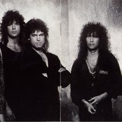 Alias - List pictures