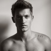 Asher Monroe - List pictures