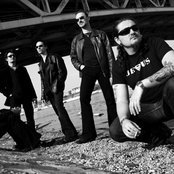 De Facto - List pictures