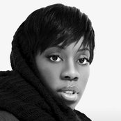 Lola Godheld - List pictures