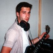 Yanou - List pictures