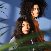 Ibeyi - List pictures