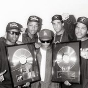 Nwa - List pictures