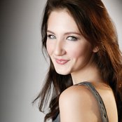 Katie Armiger - List pictures