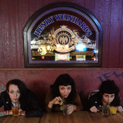 The Coathangers - List pictures