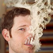 Chad Vangaalen - List pictures