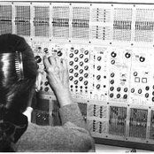 Eliane Radigue - List pictures