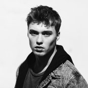 A-l-x - List pictures