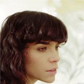 Leona Naess - List pictures