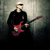 Joe Satriani - List pictures