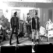 Azari & Iii - List pictures