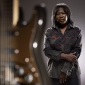 Joan Armatrading - List pictures