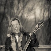 Distant Sun - List pictures