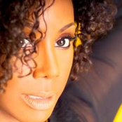 Adriana Evans - List pictures