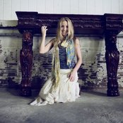 Ashley Monroe - List pictures