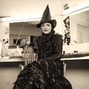 Kerry Ellis - List pictures