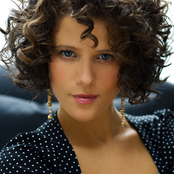 Cyrille Aimée - List pictures