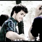 Revolver - List pictures