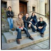 Gomez - List pictures