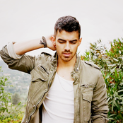 Joe Jonas - List pictures
