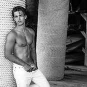 Asher Monroe - List pictures